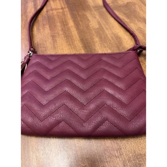 Burgundy Zigzag Chevron Quilted Crossbody Bag with Tassel - Picture 4 of 6